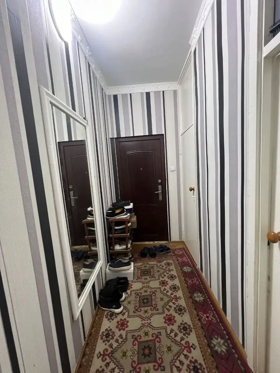 Продается 2-комнатная квартира − 53 м²