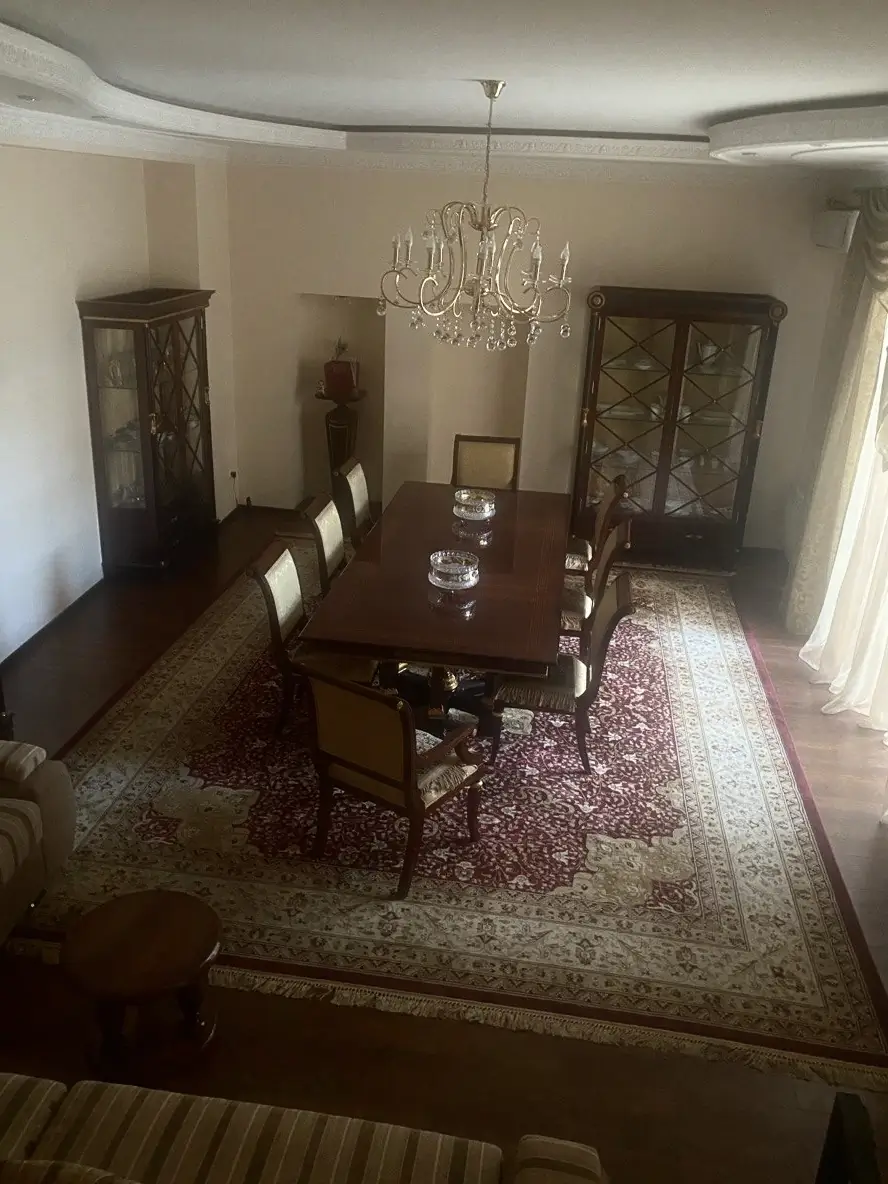 Ijaraga 2 qavatli uy − 250 m²