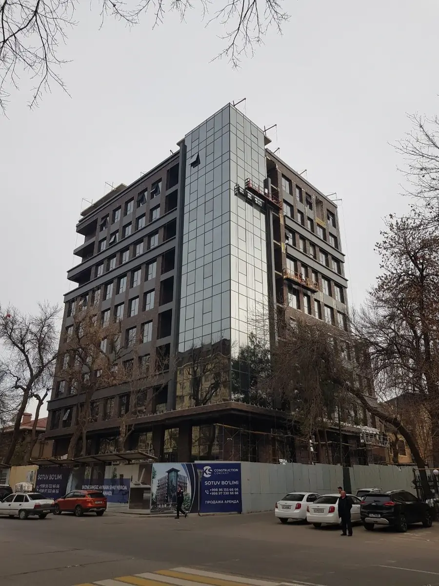 Продается офис − 585 м²