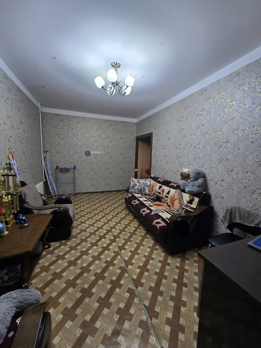 Продается 1-комнатная квартира − 44 м²