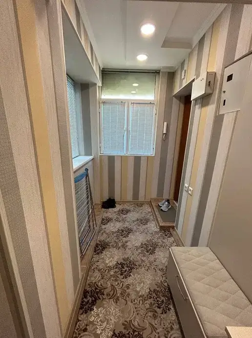 4 xonali kvartira sotiladi − 120 m²
