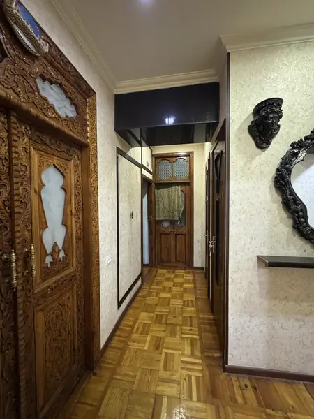 3 xonali kvartira sotiladi − 90 m²