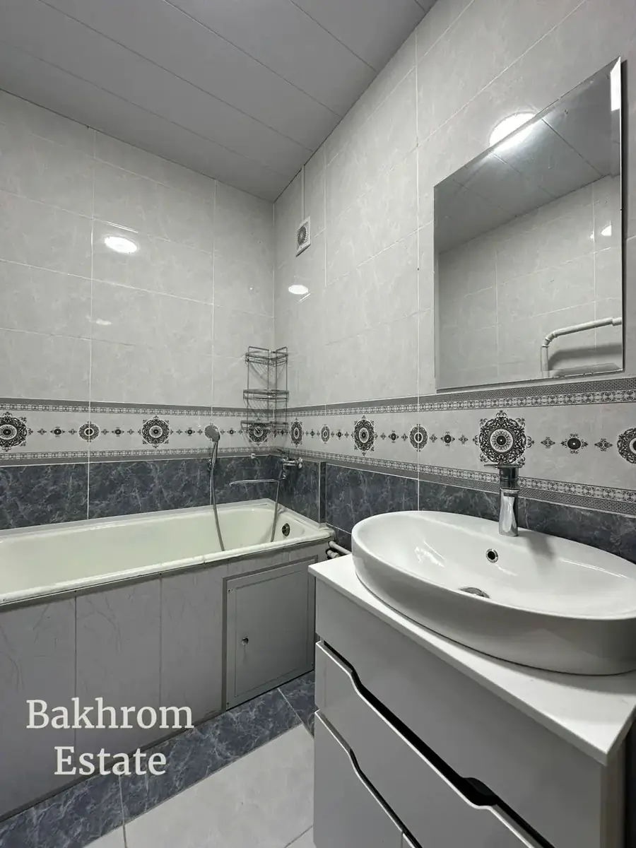 Продается 2-комнатная квартира − 55 м²