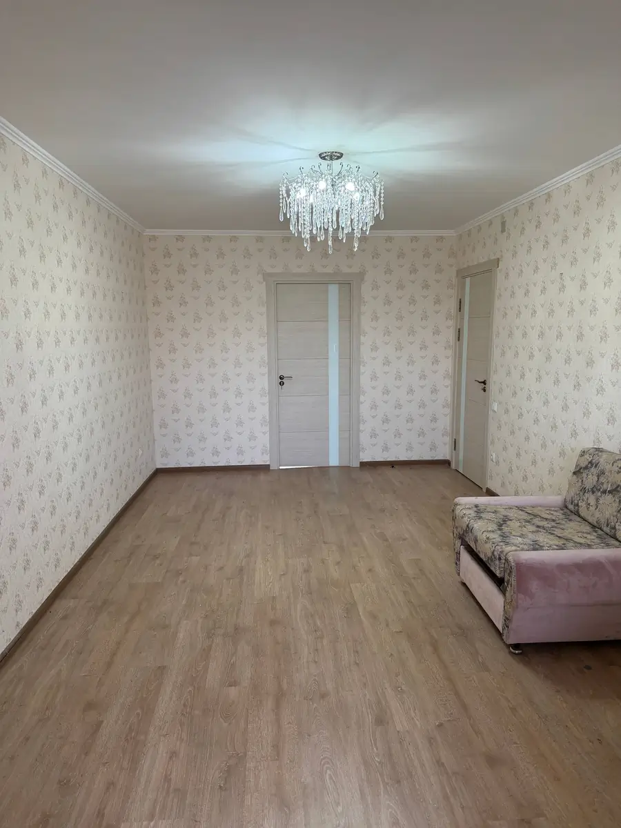 2 xonali kvartira sotiladi − 56 m²