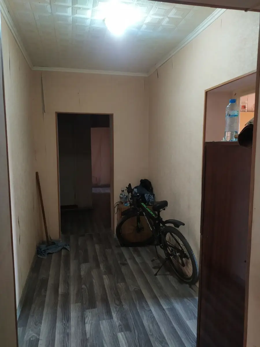 Продается Более 5-комнатная квартира − 135 м²