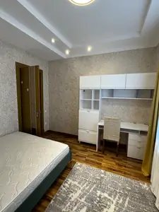 Сдается 3-комнатная квартира − 65 м²