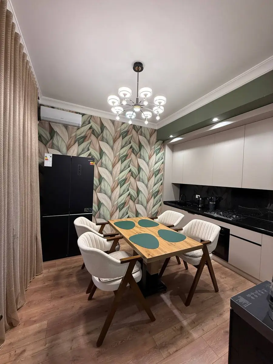 2 qavatli uy sotiladi − 170 m²