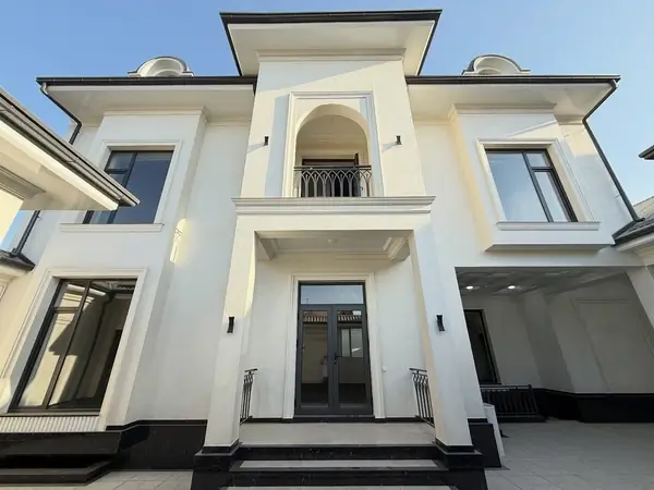 2-этажный дом − 640 м², 2.8 сот.