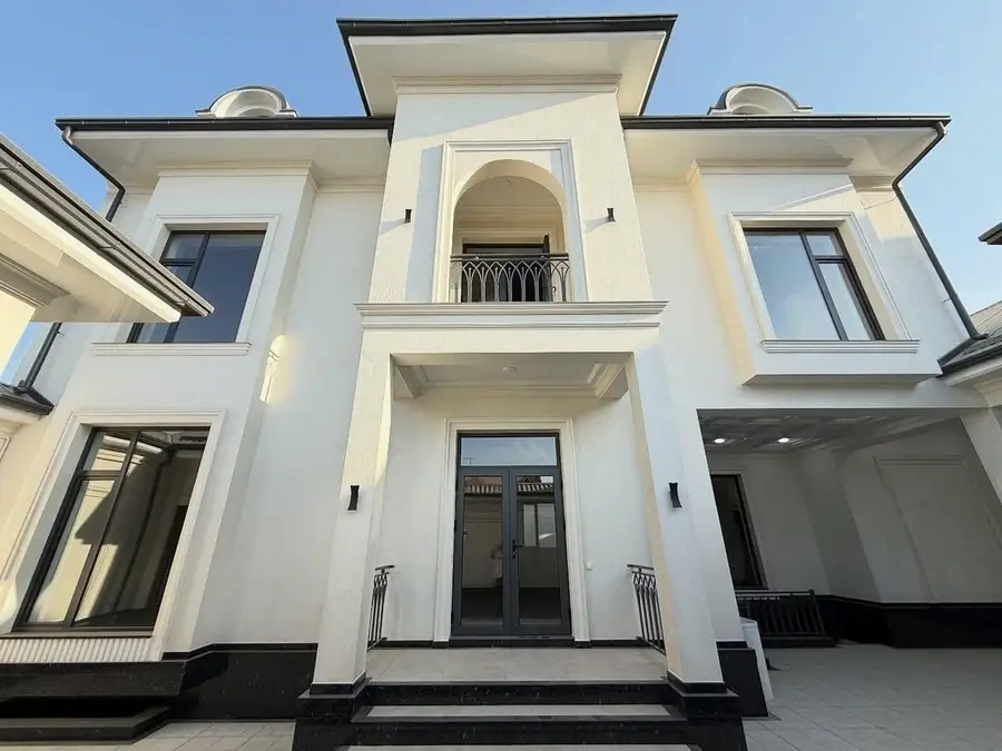2 qavatli uy sotiladi − 640 m²