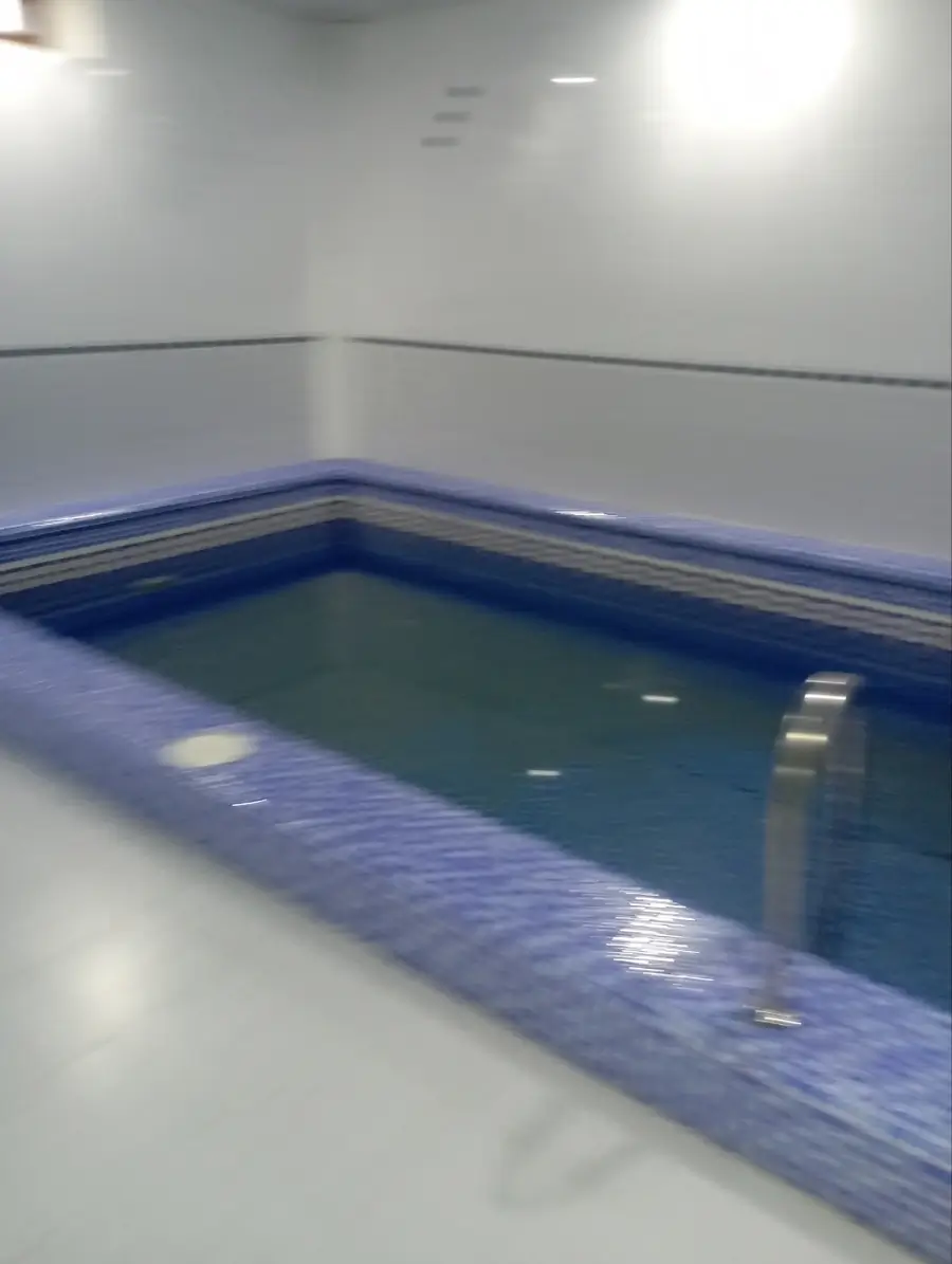 3 qavatli uy sotiladi − 1200 m²