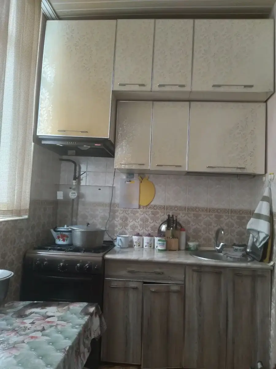 Продается 2-комнатная квартира − 50 м²