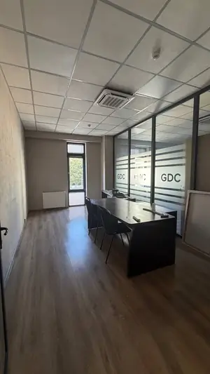 Ijaraga ofis − 400 m²