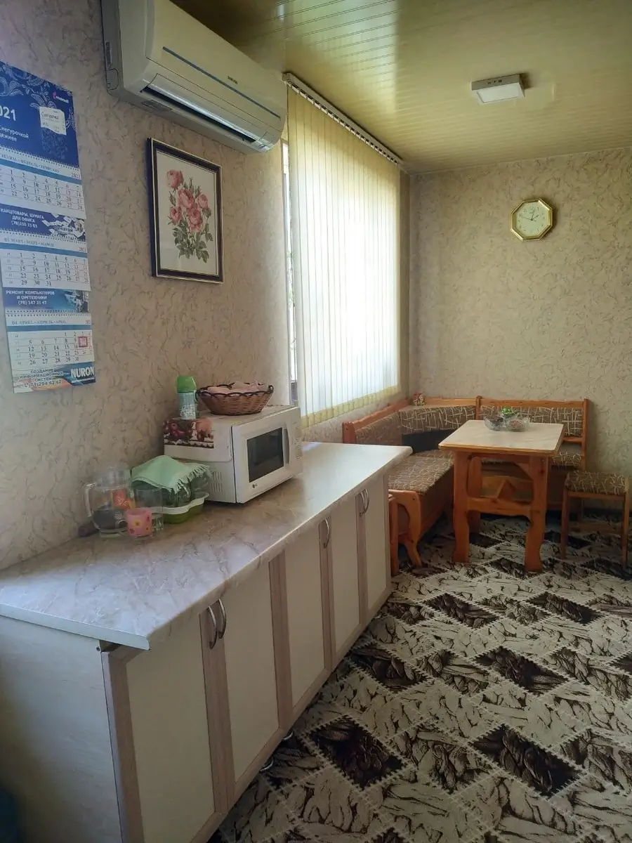 3 xonali kvartira sotiladi − 67 m²