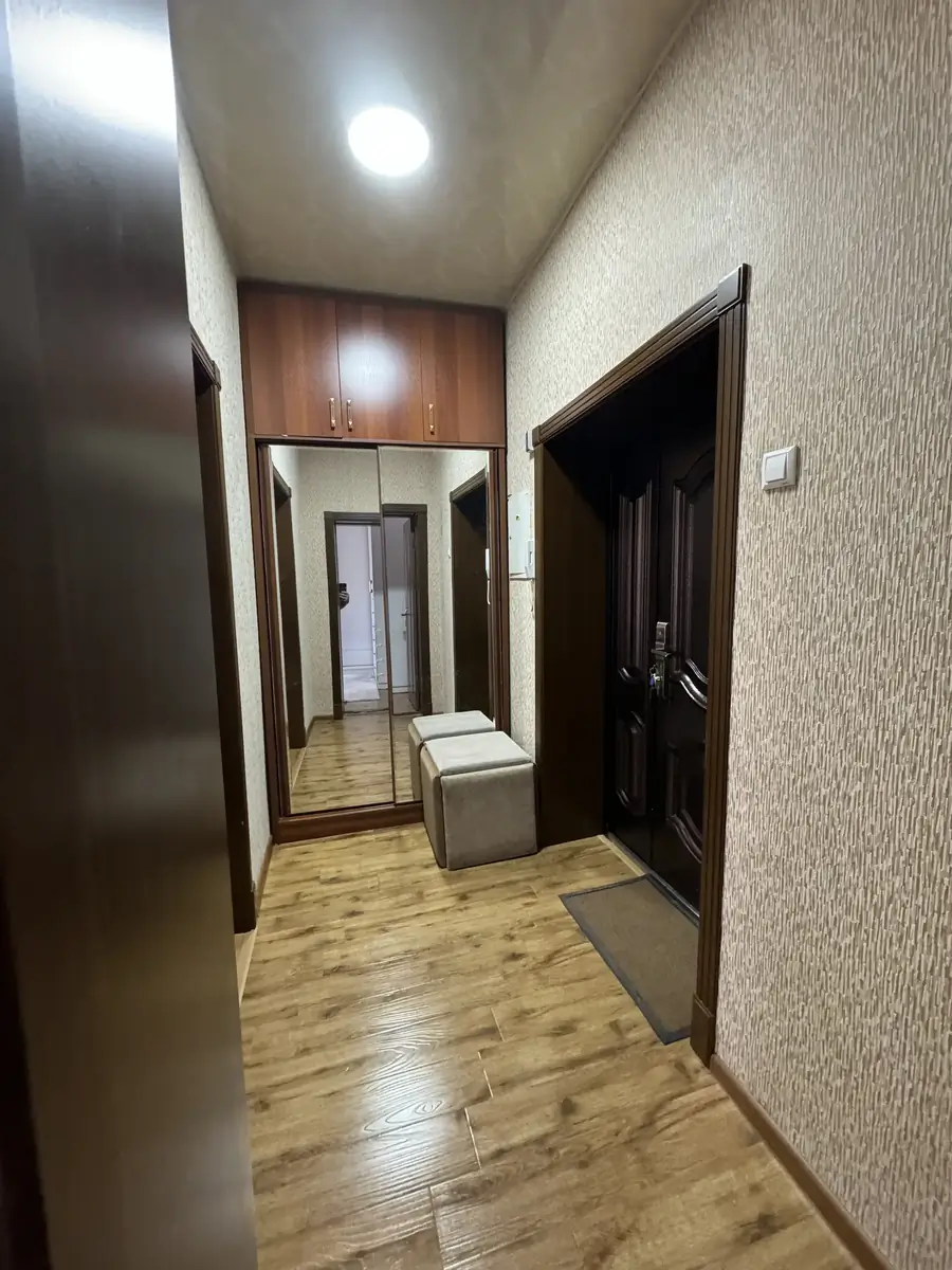 Продается 2-комнатная квартира − 49 м²