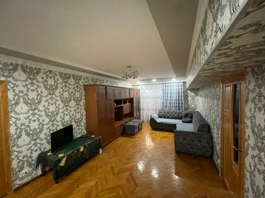 Ijaraga 4 xonali kvartira − 100 m²