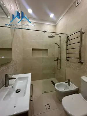 3 qavatli uy sotiladi − 400 m²