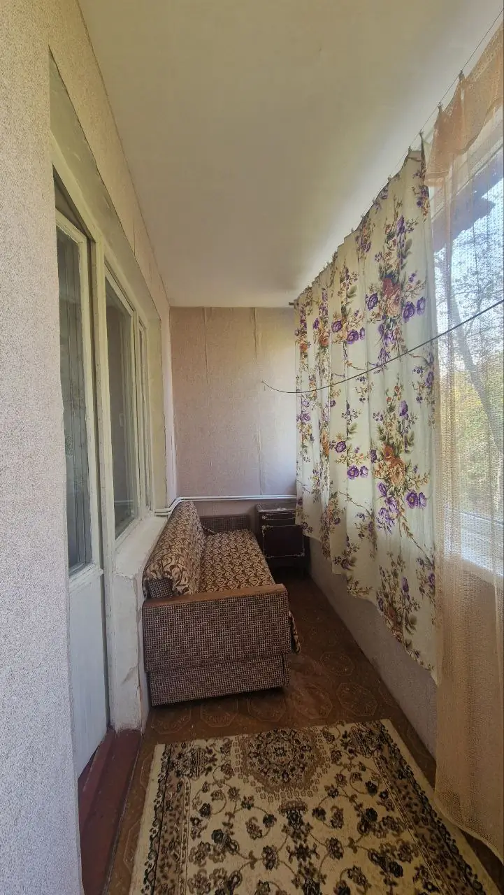 Сдается 2-комнатная квартира − 400 м²