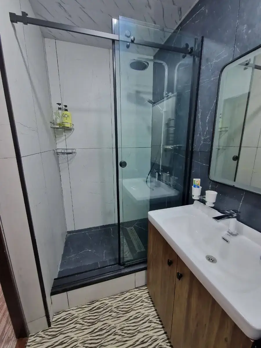 2 xonali kvartira sotiladi − 70 m²
