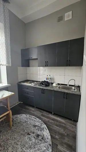 Сдается 3-комнатная квартира − 80 м²