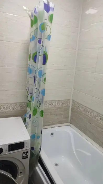 Сдается 3-комнатная квартира − 50 м²