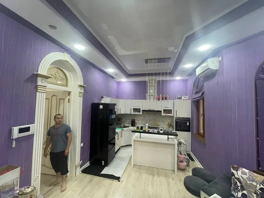 Сдается 4-этажный дом − 1000 м²