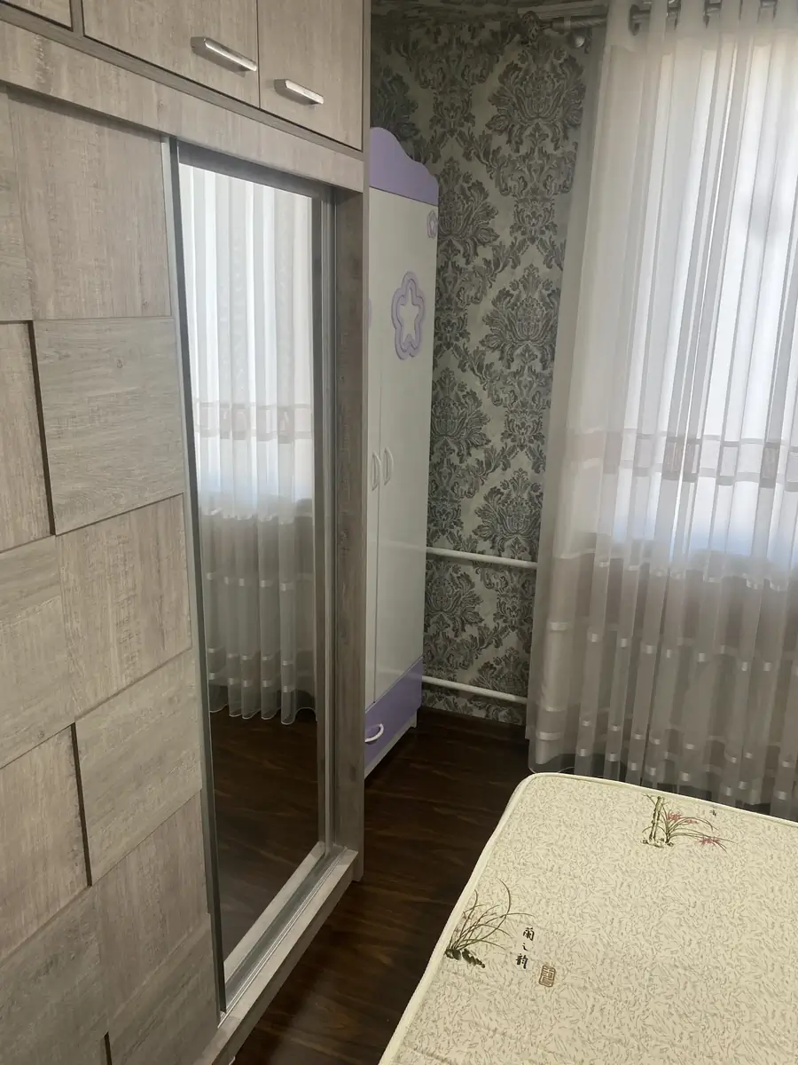 Продается 2-комнатная квартира − 65 м²