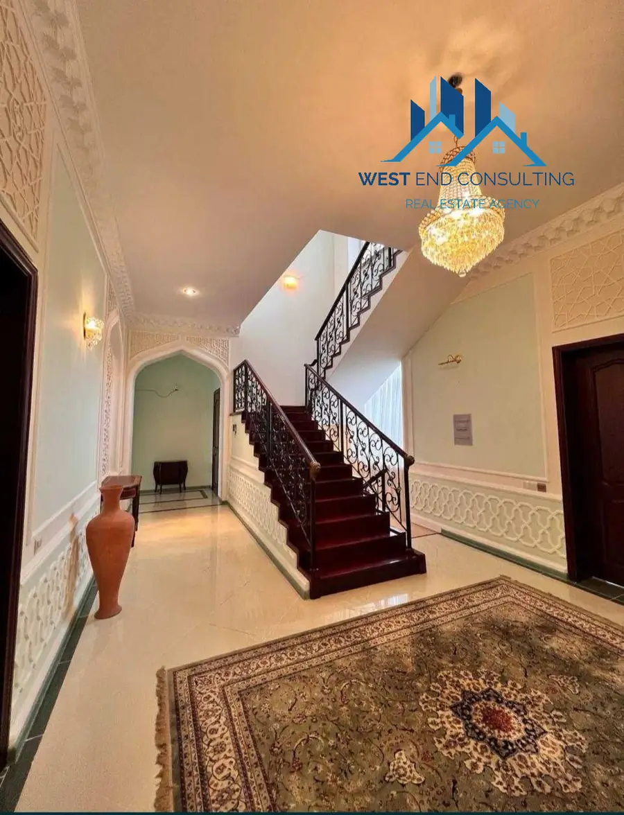 Ijaraga 2 qavatli uy − 850 m²
