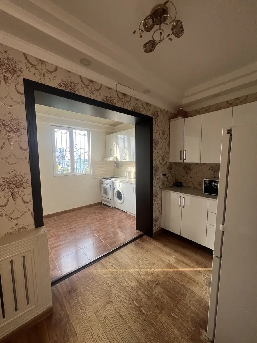 2 xonali kvartira sotiladi − 68.7 m²