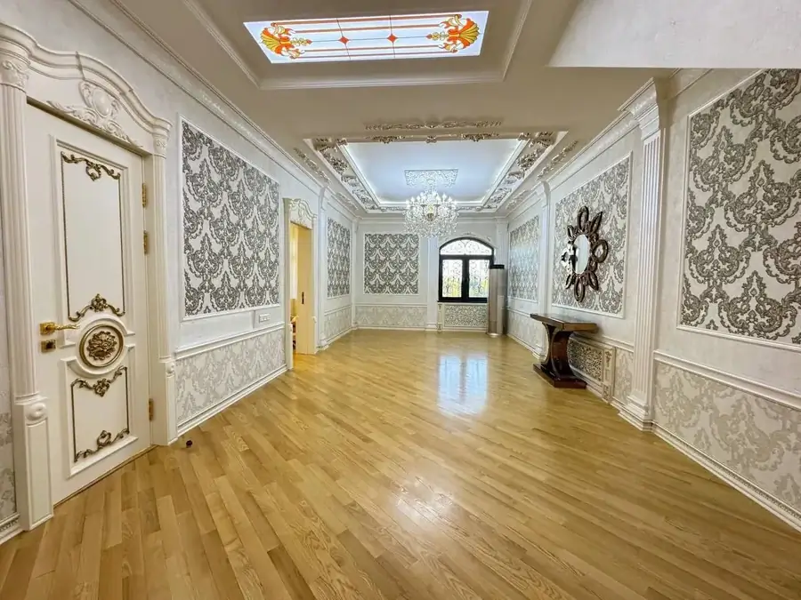 Ijaraga 5 dan ortiq xonali kvartira − 330 m²