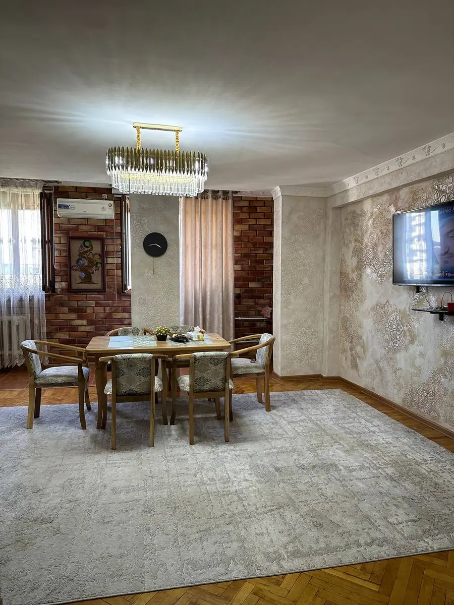 Продается 4-комнатная квартира − 120 м²