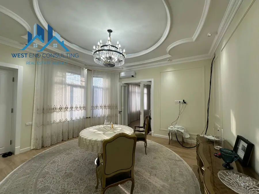 3 qavatli uy sotiladi − 400 m²