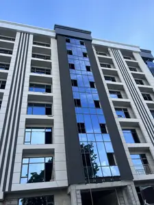 Ofis − 14000 m², 1/8 qavat