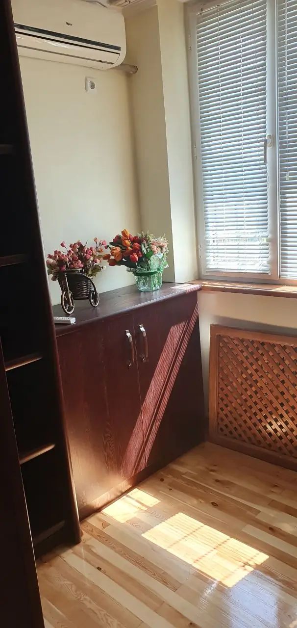 Ijaraga 4 xonali kvartira − 200 m²