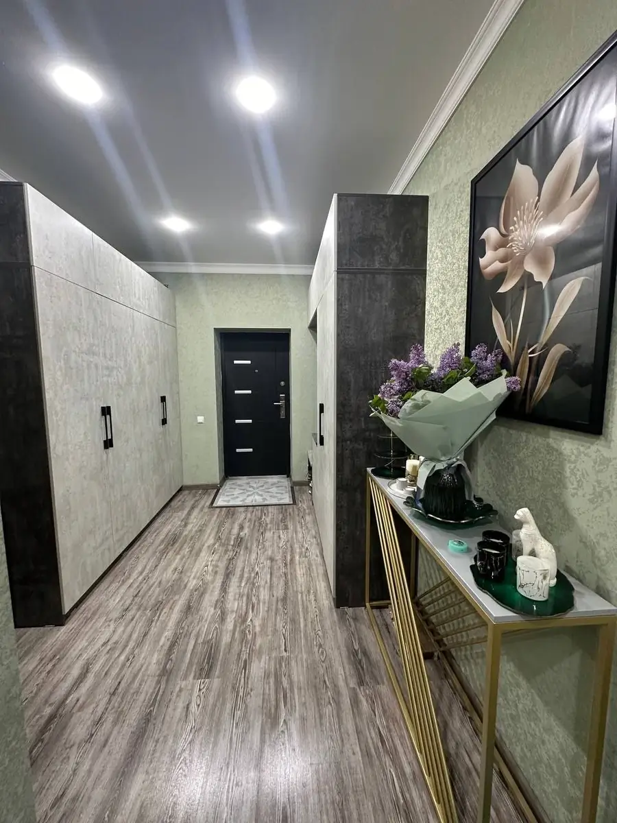 Продается 3-комнатная квартира − 97 м²