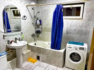 Сдается 2-комнатная квартира − 92 м²