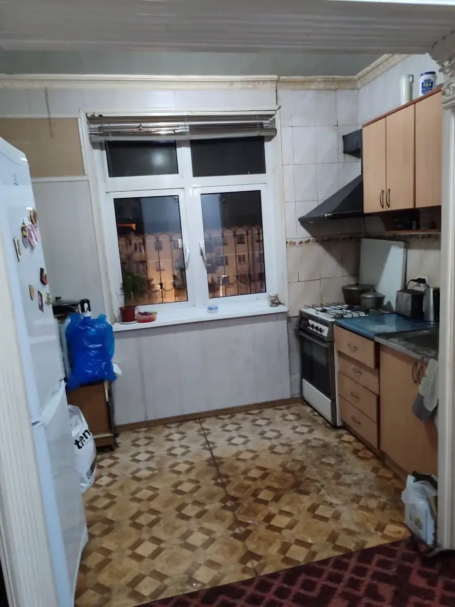 Продается 2-комнатная квартира − 60 м²