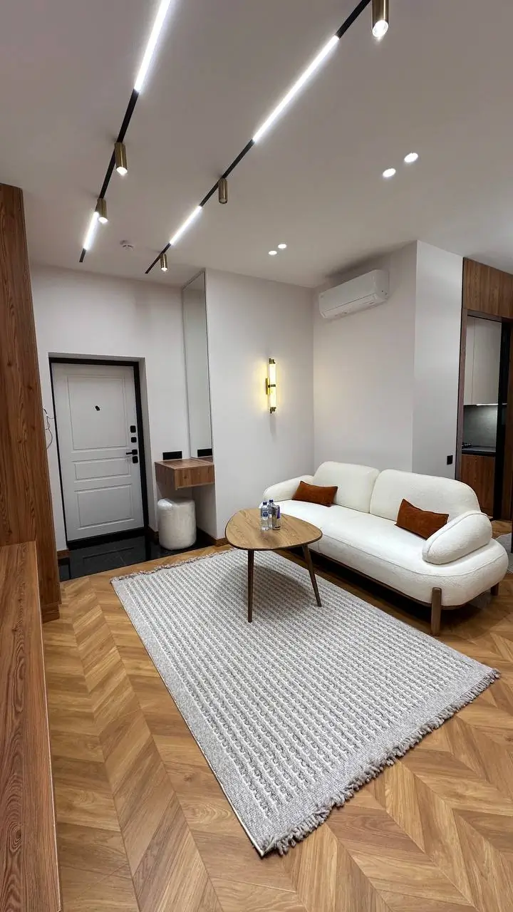 2 xonali kvartira sotiladi − 54.3 m²