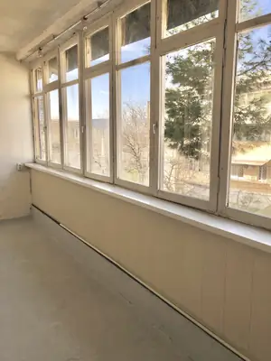 3 xonali kvartira sotiladi − 73 m²