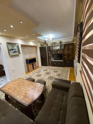Сдается Более 5-комнатная квартира − 130 м²
