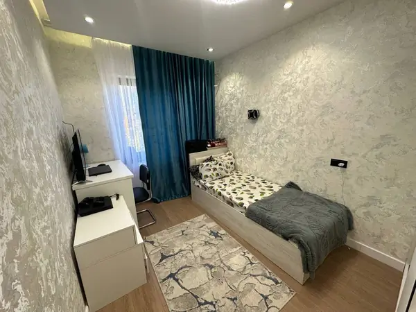 Более 5 xonali kvartira sotiladi − 97 m²