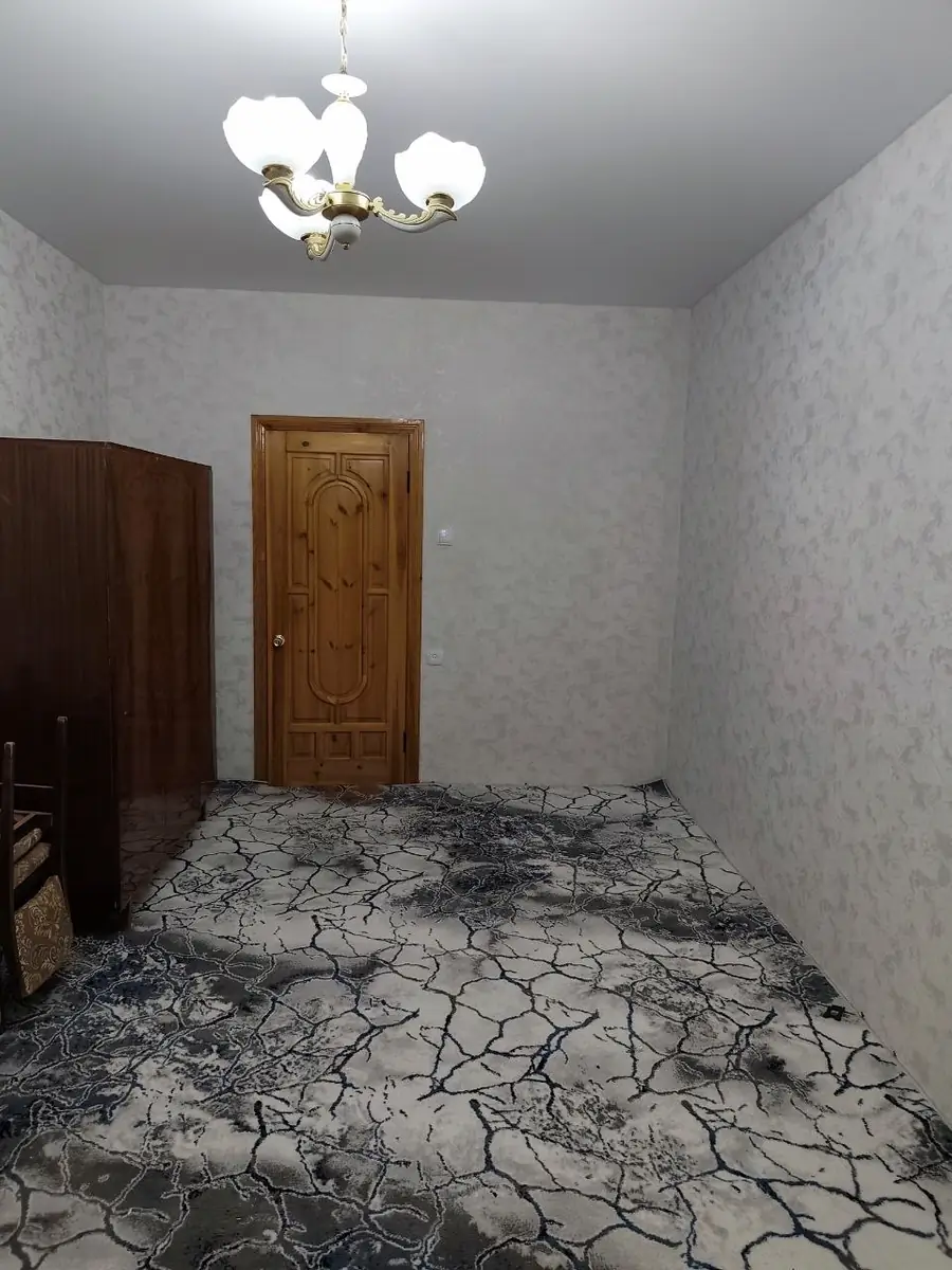 3 xonali kvartira sotiladi − 68 m²