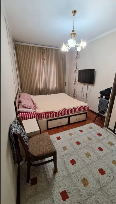 4 xonali kvartira sotiladi − 100 m²