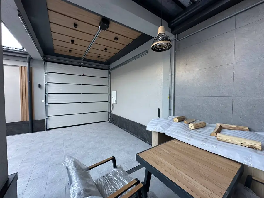 2 qavatli uy sotiladi − 370 m²