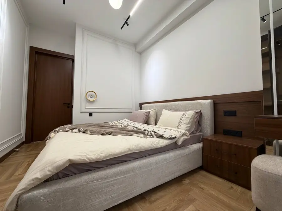 3 xonali kvartira sotiladi − 80 m²