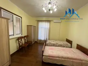 Сдается 2-этажный дом − 300 м²
