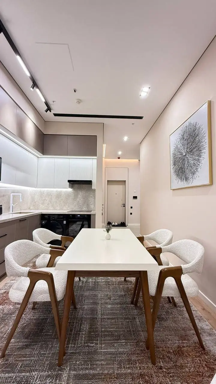 Сдается 2-комнатная квартира − 60 м²