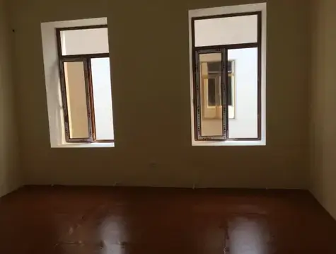 Ijaraga ofis − 200 m²