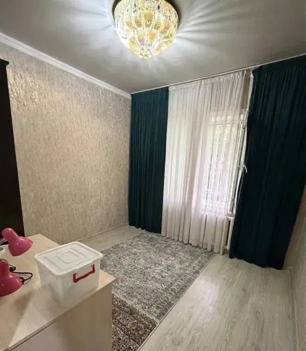 3 xonali kvartira sotiladi − 78 m²