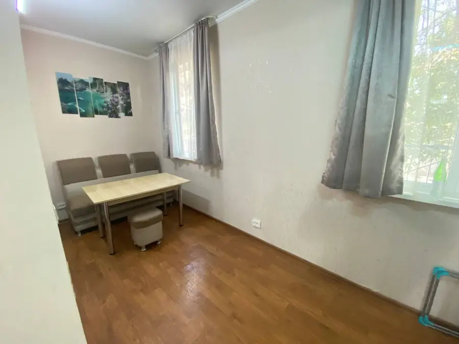 1 xonali kvartira sotiladi − 46 m²