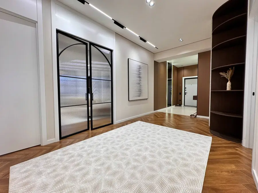 Посуточно 4-комнатная квартира − 130 м²